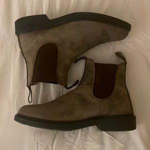 Blundstones Style #1306 in Rustic Brown Size 11 US